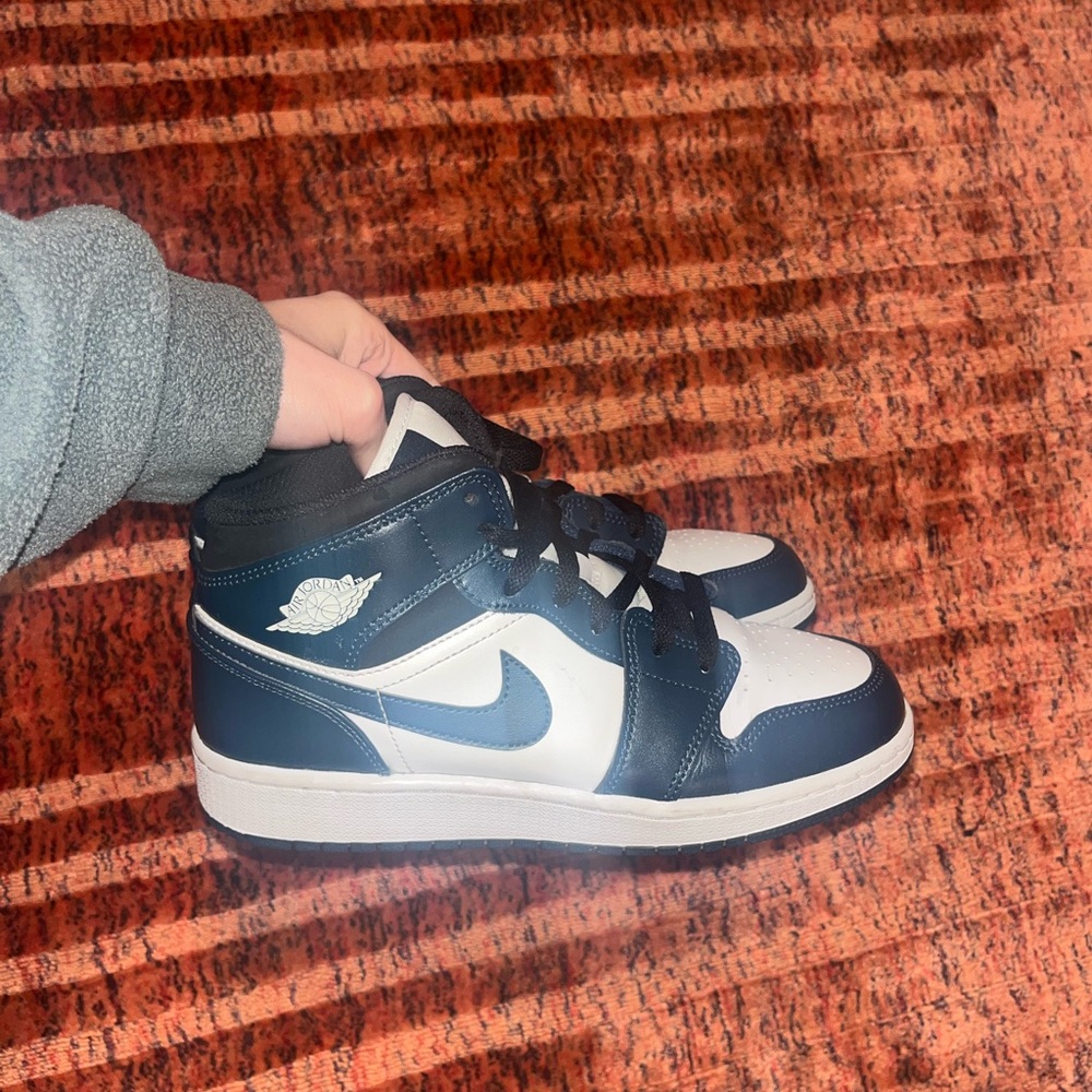 Air Jordan 1 Mid GS ‘Armory Navy’